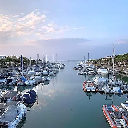 Hotel Luminous Flat On The Shores Of Lignano Lignano Sabbiadoro