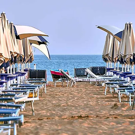 Luminous Flat On The Shores Of Lignano Hotel Lignano Sabbiadoro